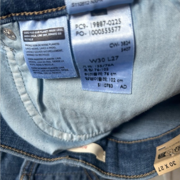 Levi's Women’s Straight Blue Jeans - Picture 6 of 8